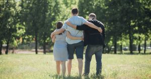 Hechte-Vrienden-In-Park-Foto-Freepik